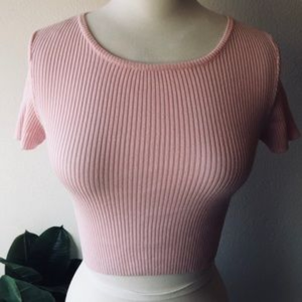 FREE crop top w/ a purchase - Picture 3 of 4